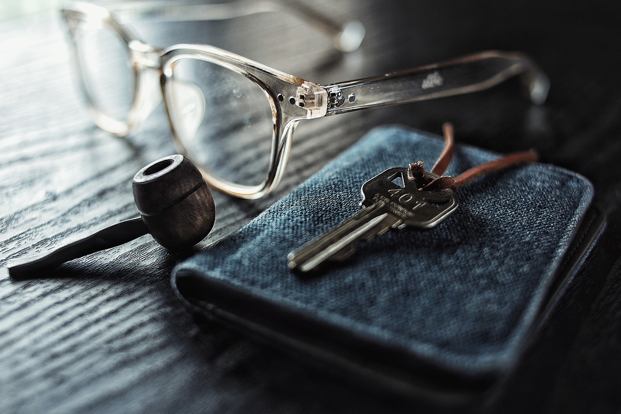 Ultimate Guide to Choosing Cool Wallets for Men